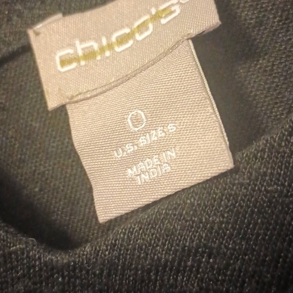 NWOT Black Beautiful Exotic Chico's V Neck Linen Top w Elephant Decor US Size S - Picture 7 of 7